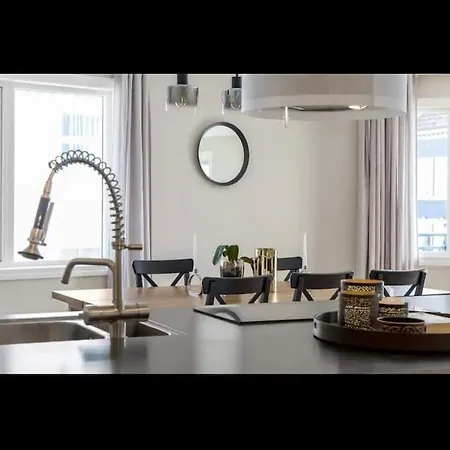 Apartment Moderne Leilighet Sentralt I *