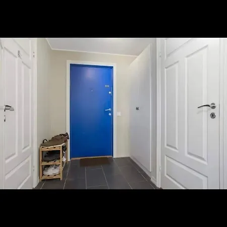 Moderne Leilighet Sentralt I *